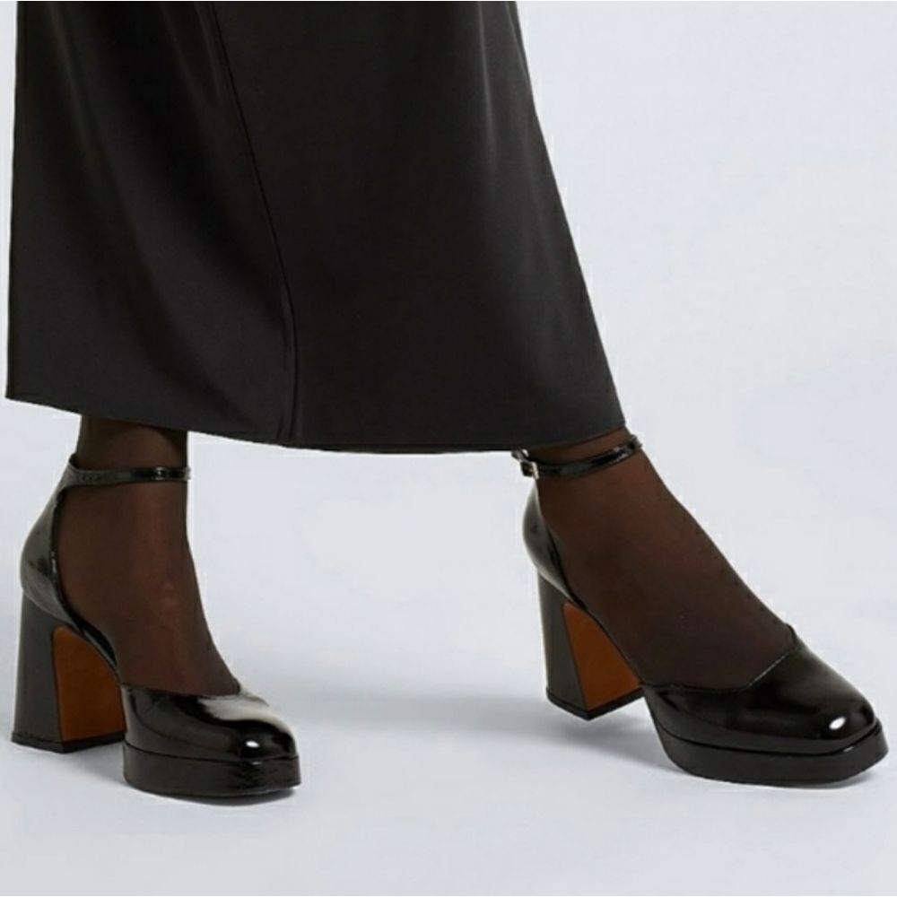 Steve Madden Black Patent Platform Mary Jane Pumps